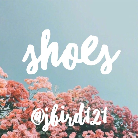 🍏Shoes🍏 - Picture 2 of 8